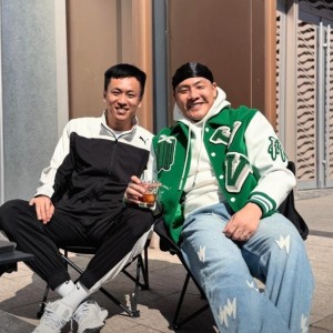 开云体育平台-老队友！王大雷社媒晒与张弛合照：13🧡14🧡