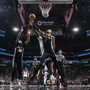 NBA季后赛｜马刺赢下天王山，文班亚马尽显篮球天赋